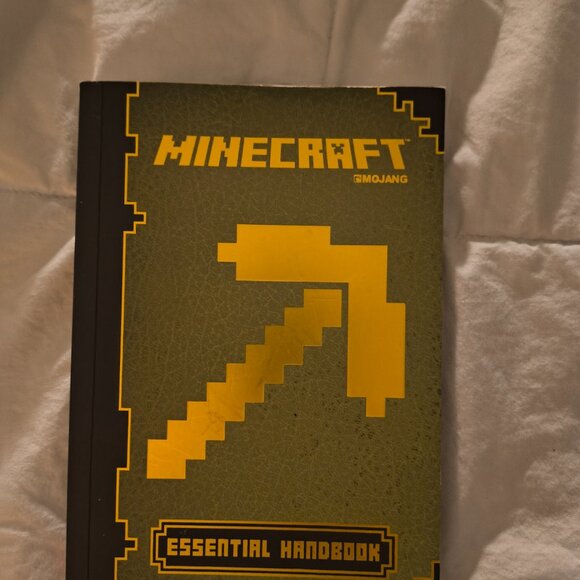 Minecraft Handbook Bundle - Picture 3 of 4